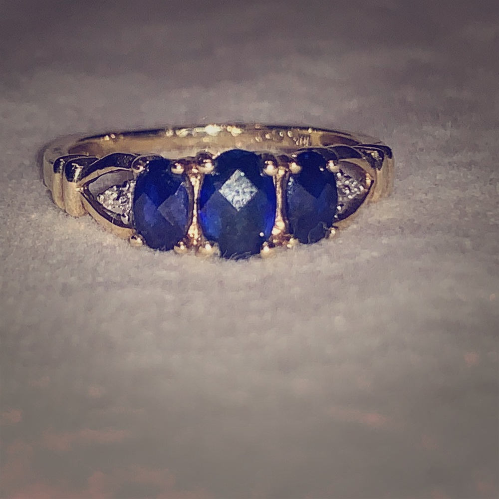 Blue 3 stone sapphire ring.